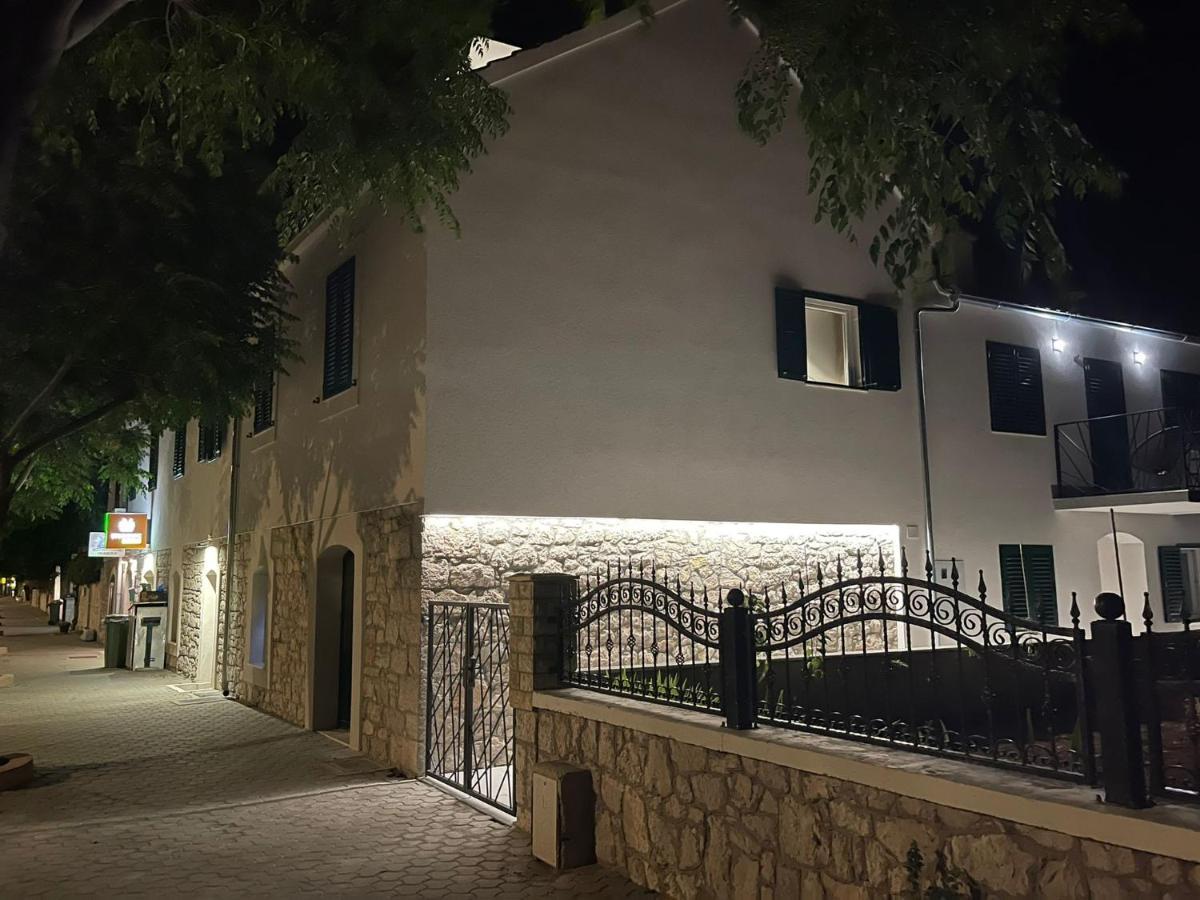 Tisno Central Apartments Tisno